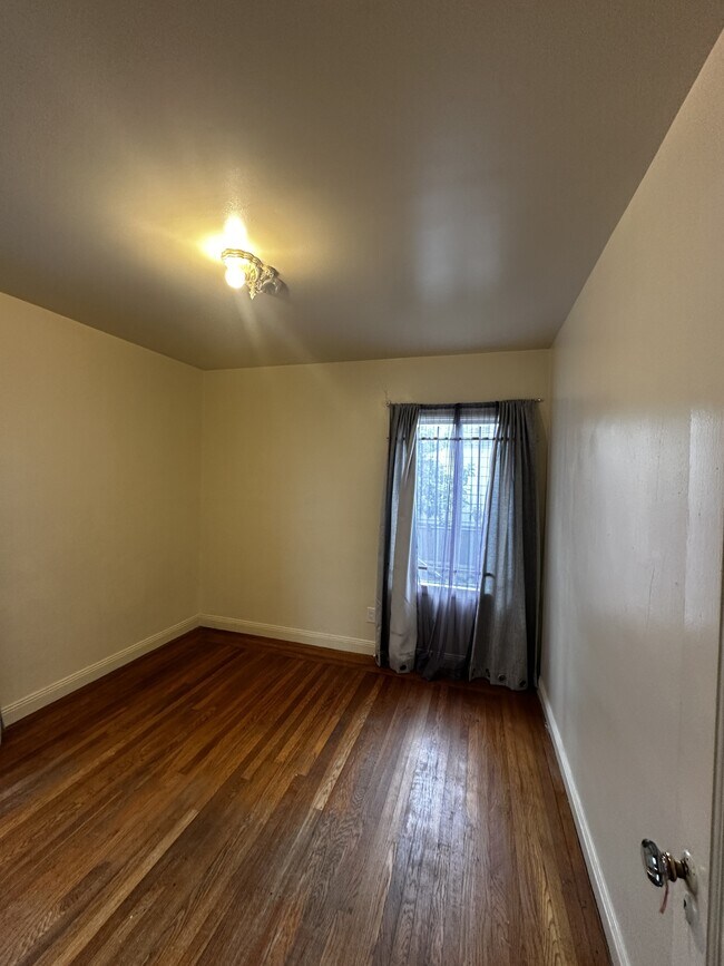 Building Photo - 8106 Holly St