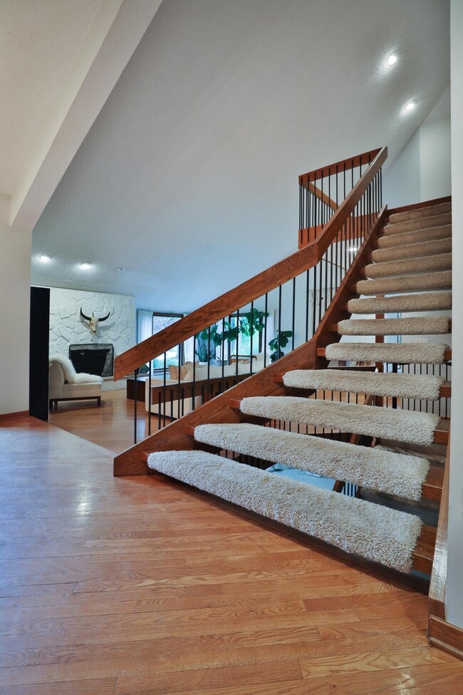 Building Photo - 668 Eagle Ridge
