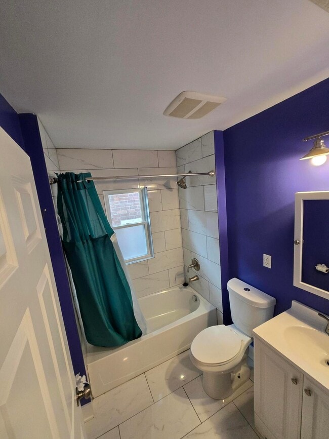 Building Photo - 1779 Parsons Ave