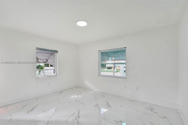 Building Photo - 9173 Byron Ave