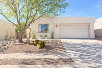 Building Photo - $500.00 OFF MOVE-IN – Sabino Canyon Area | Foothills Living | 3BR Home