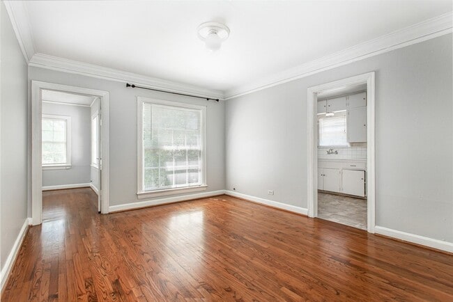 Building Photo - 5442 Longview St