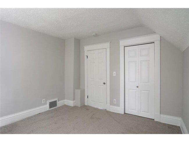 Building Photo - 938 N Cypress St