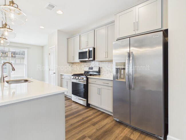 Building Photo - 3284 Charleston Blvd