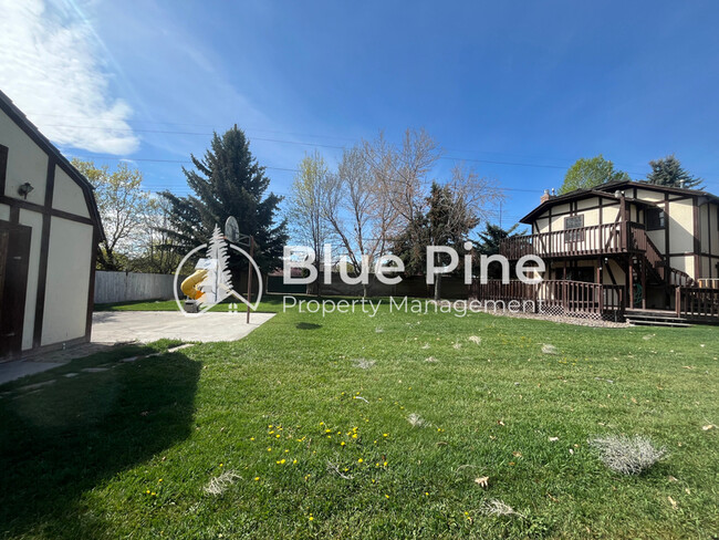 Building Photo - 3267 Merlin Dr