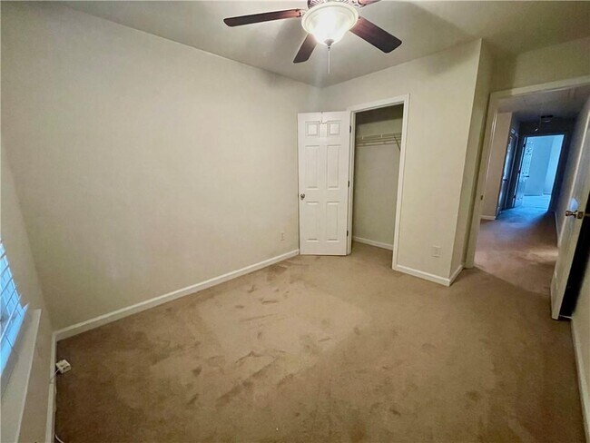 Building Photo - 4000 Labrador Way