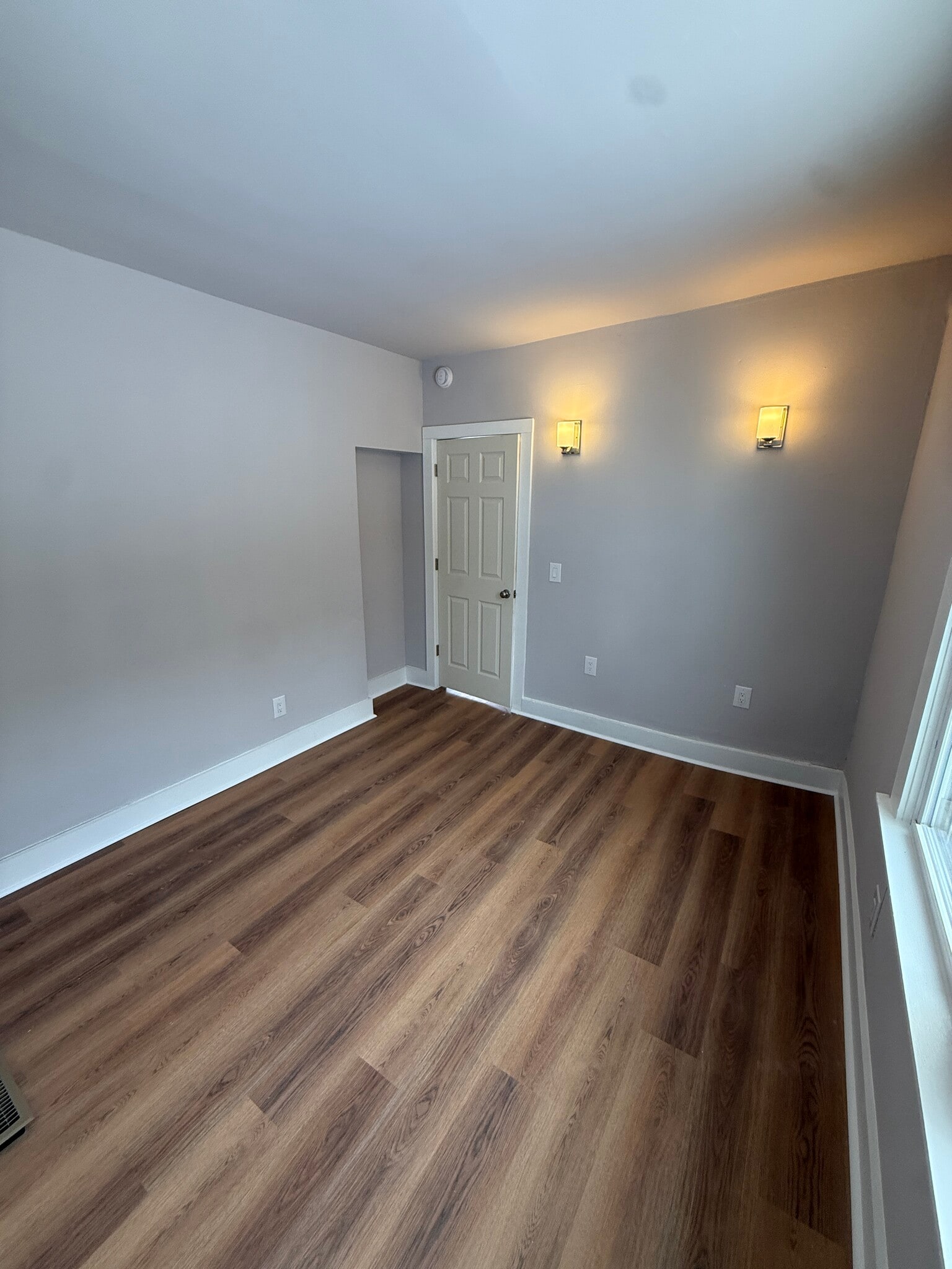 Building Photo - 184 Church St