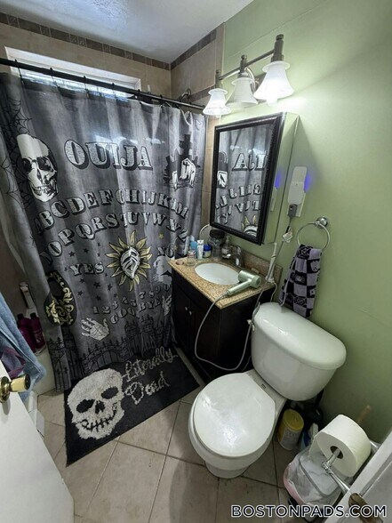 Building Photo - 1 Colonial Dr