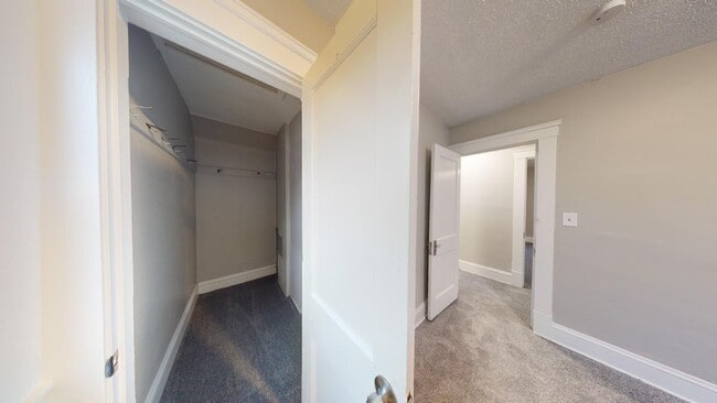 Building Photo - Brooklyn Centre neighborhood - 3  bedroom/...
