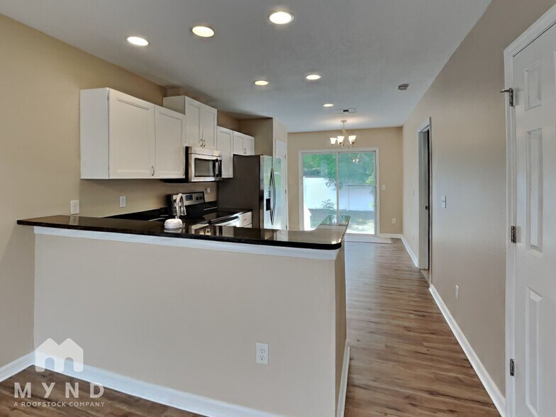 Building Photo - 3217 Spooner Dr