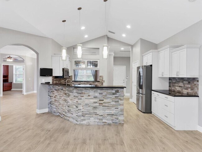 Building Photo - 16806 5th Terrace NE