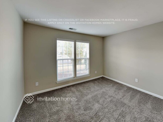 Building Photo - 2730 Shannon Dr