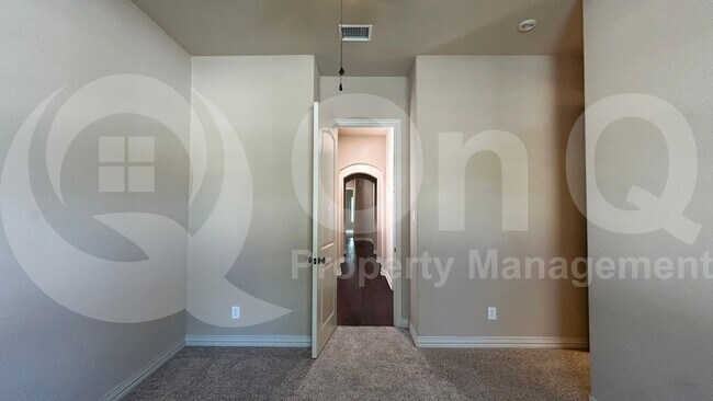 Building Photo - 4513 Cherokee Dr