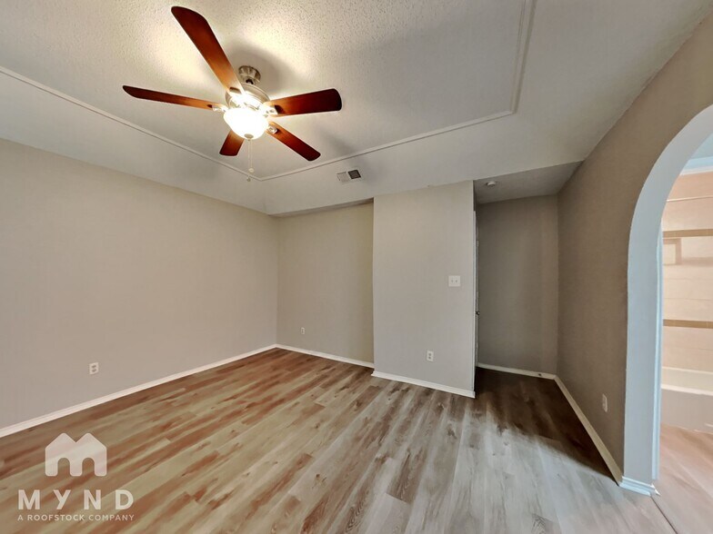Building Photo - 1509 Brook Forest Dr