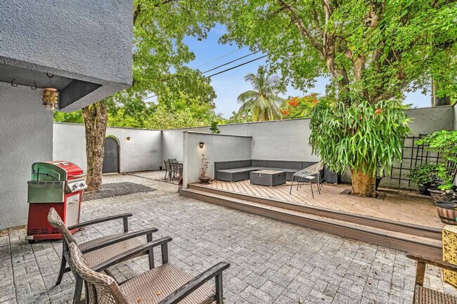 Building Photo - 2990 SW 30th Ct