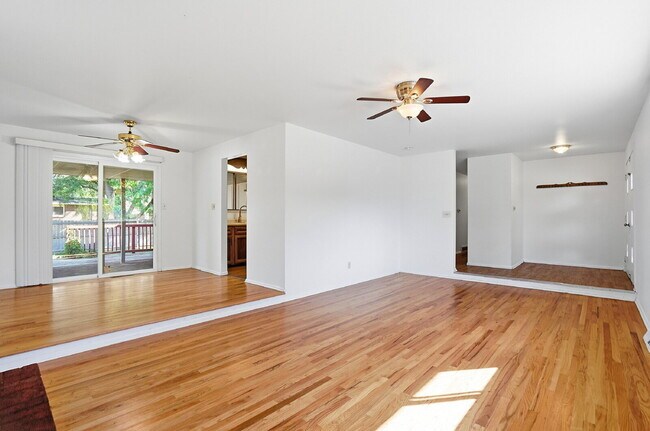 Building Photo - $2,695.95, 3-Bed, 2-Bath, Ranch House in Littleton with Great Fenced in Yard!