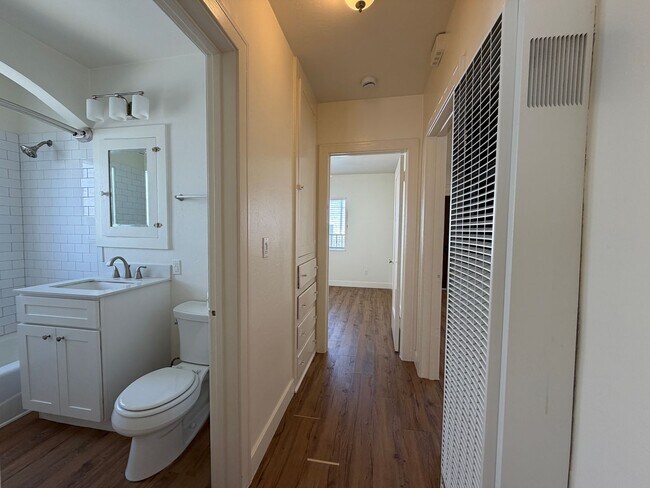 Building Photo - 749 Belmont Ave
