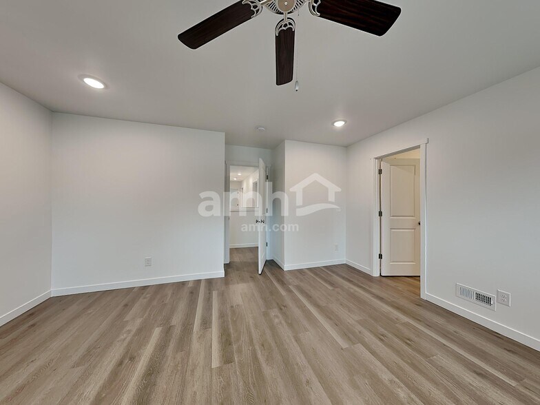 Building Photo - 5036 Washington St SE