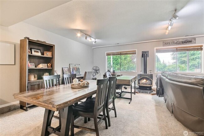 Building Photo - 5406 122nd Ave E