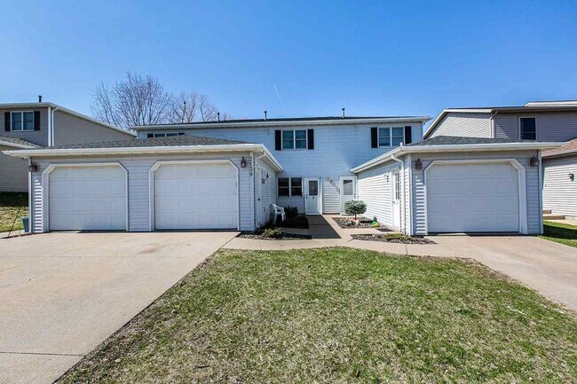 Primary Photo - 2139 Hummingbird Dr
