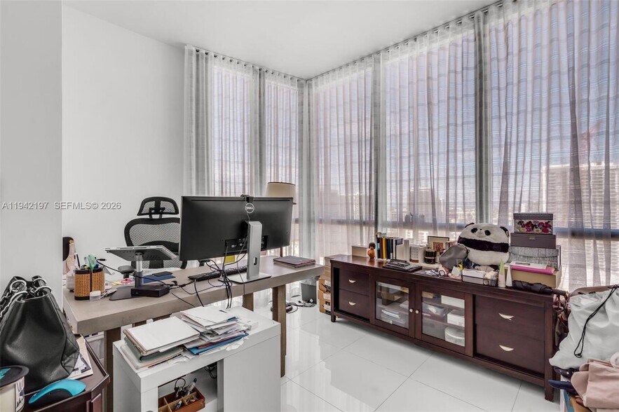 Building Photo - 1100 Biscayne Blvd