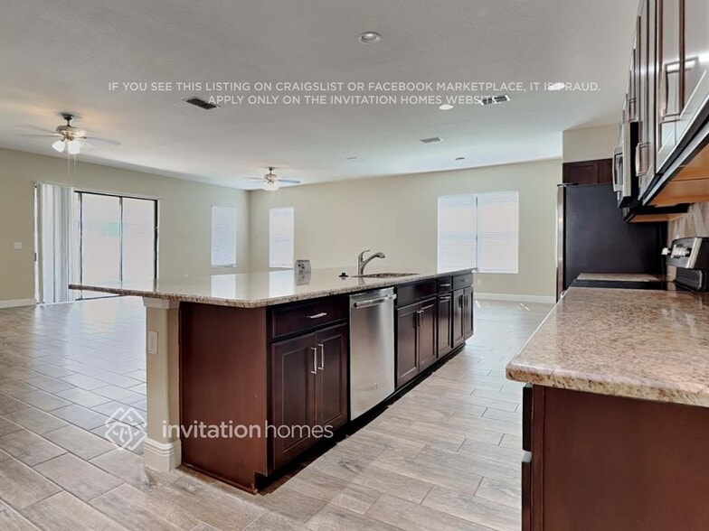 Building Photo - 1892 Tonka Terrace