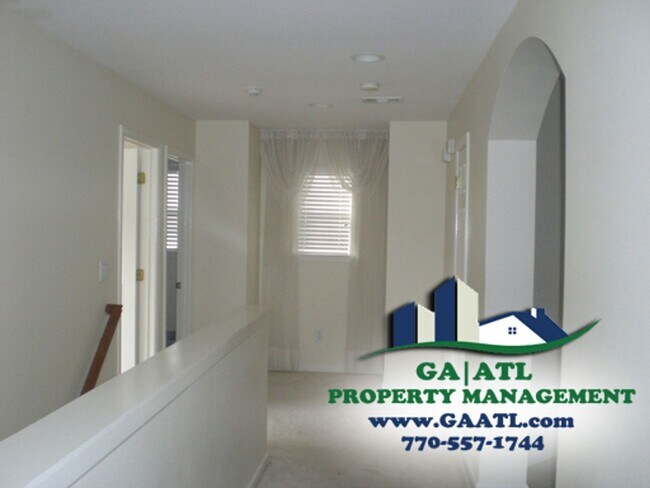 Building Photo - Spacious 4-bedroom house in the BROOKWOOD ...