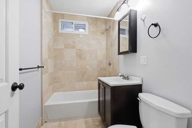 Building Photo - 92 Bragdon St