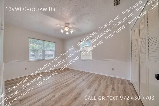 Building Photo - 13490 Choctaw Dr