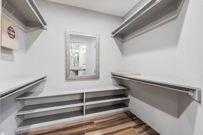 Building Photo - 73416 Irontree Dr