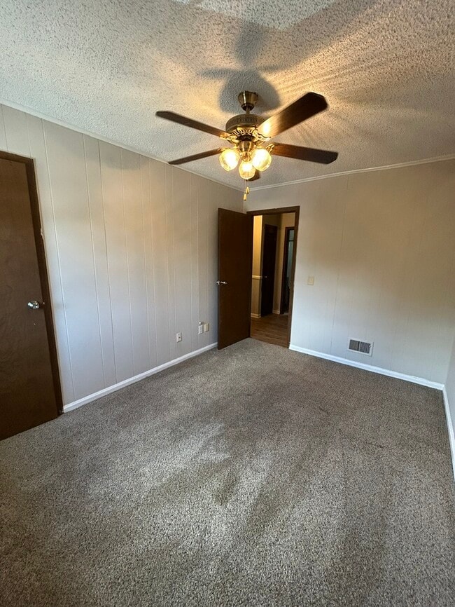 Building Photo - 4705 Leaf Crest Ct