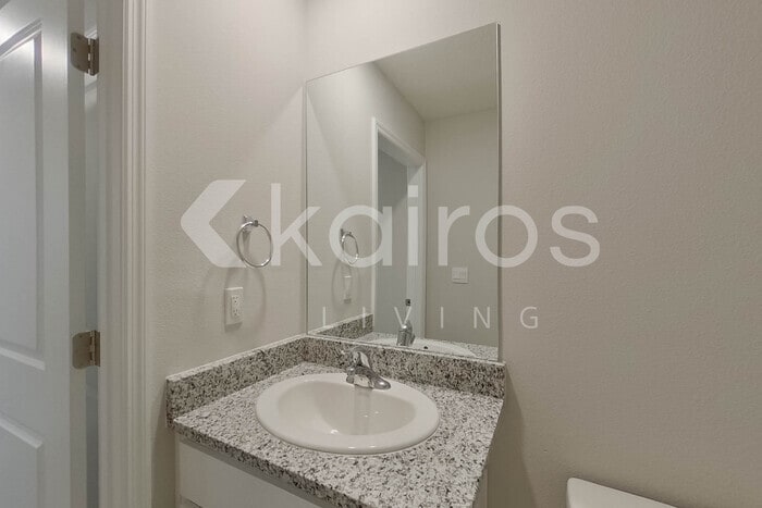 Building Photo - 8611 SW 44th Ct