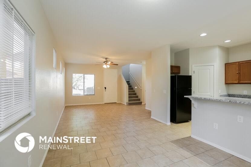 Building Photo - 9548 E Bramble Ave