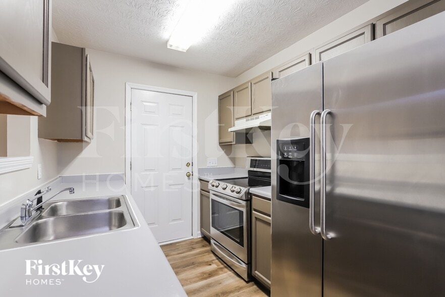 Building Photo - 5461 Bethel Rd