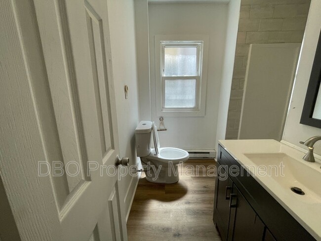 Building Photo - 262 Morton Ave