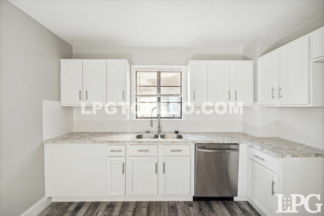 Building Photo - 4117 Thornton Ave