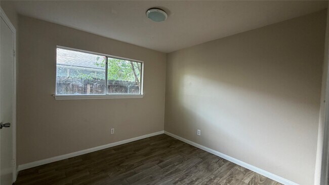 Building Photo - 1006 Grand Jct Dr