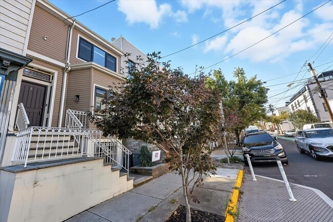Building Photo - 49A South St