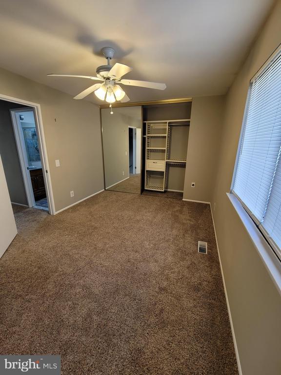 Building Photo - 2623 Glengyle Dr