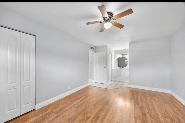 Building Photo - 6100 S Falls Cir Dr