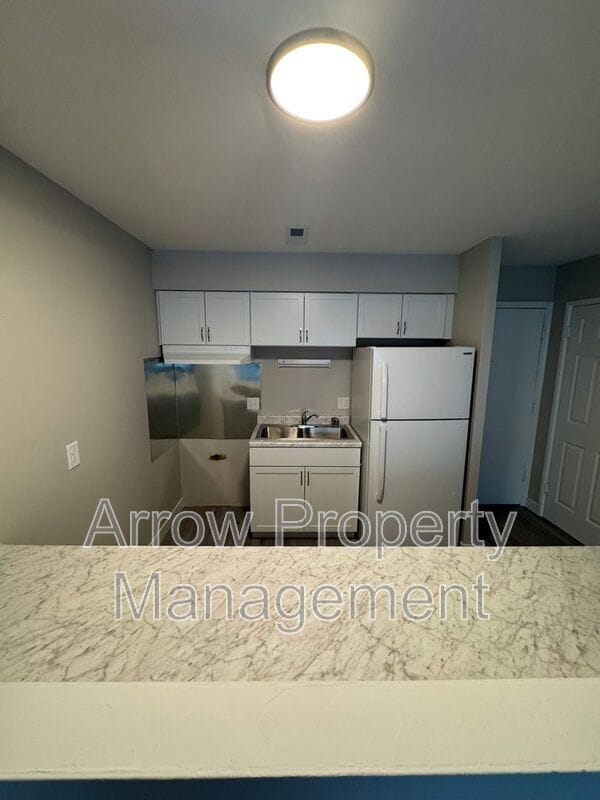 Building Photo - 5725 S 14th St