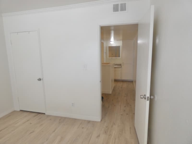 Building Photo - 350 Chestnut Ave