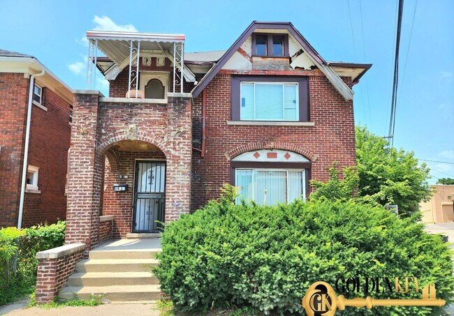 Building Photo - 14613-14615 Mettetal St