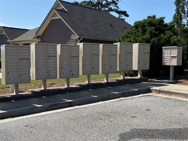 Building Photo - 185 Cherokee Reserve Cir