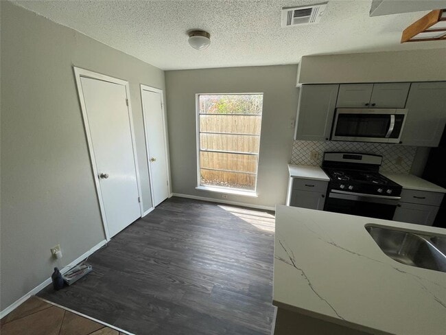 Building Photo - 5806 Emerald Forest Dr