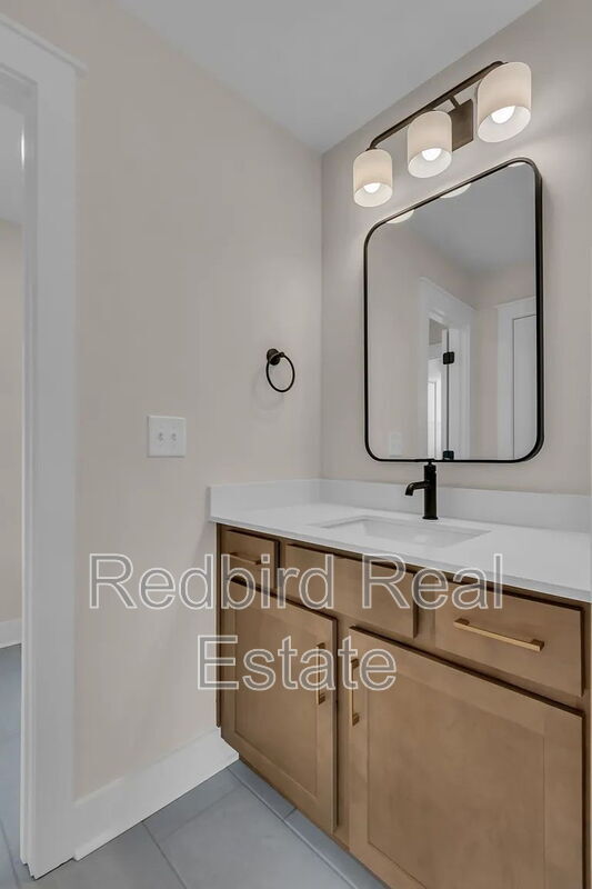 Building Photo - 911 Heatherfield Ln