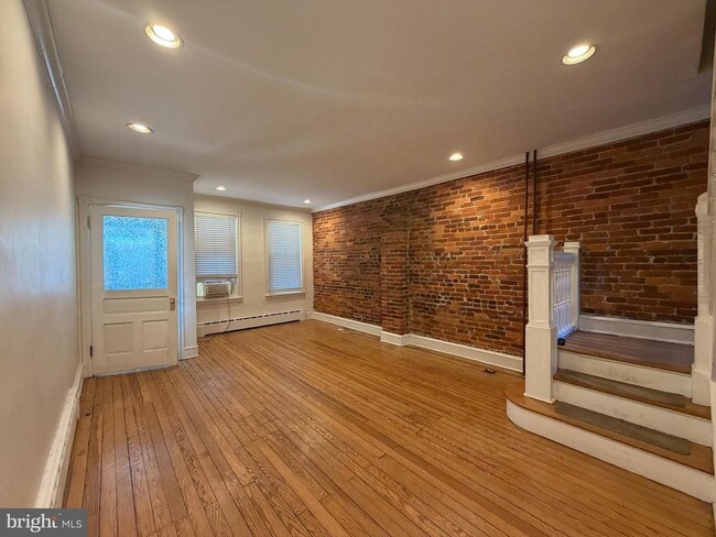 Building Photo - 1505 Hancock St