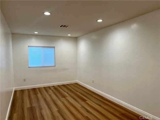 Building Photo - 4921 Persimmon Ave