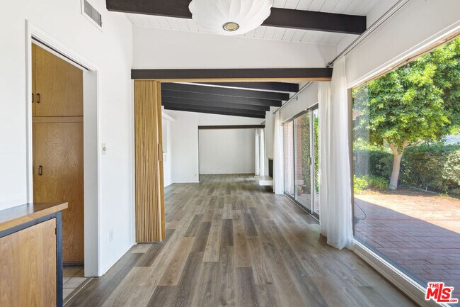 Building Photo - 3582 Verdugo Vista Terrace