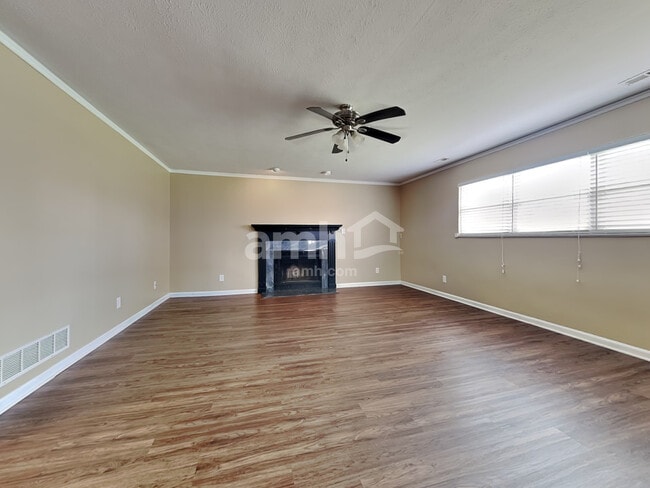 Building Photo - 6401 Sharps Ridge Ct